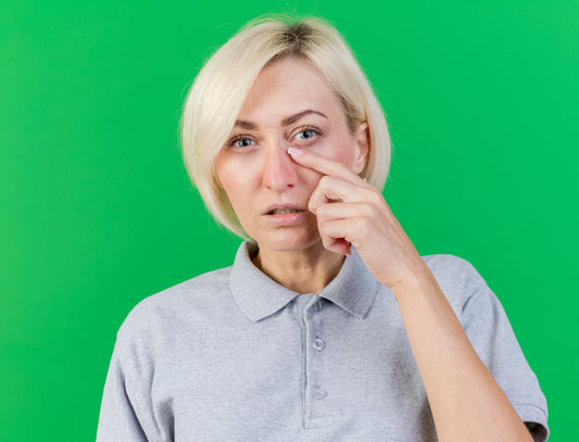 Causes of Eyelid Drooping in Young People
